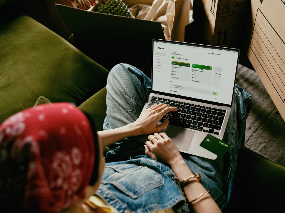 A Freelancer navigating the wise.com website