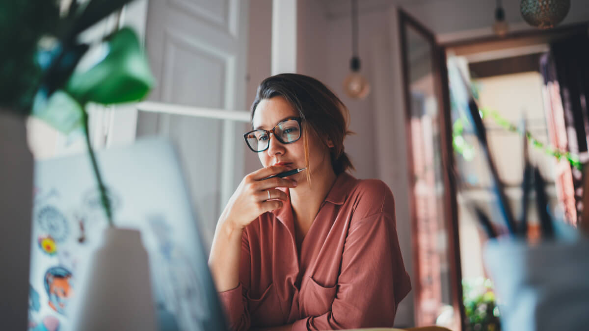 woman-working-on-laptop