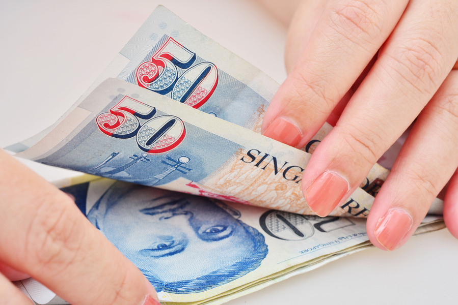 シンガポールではどのくらい現金が必要?
