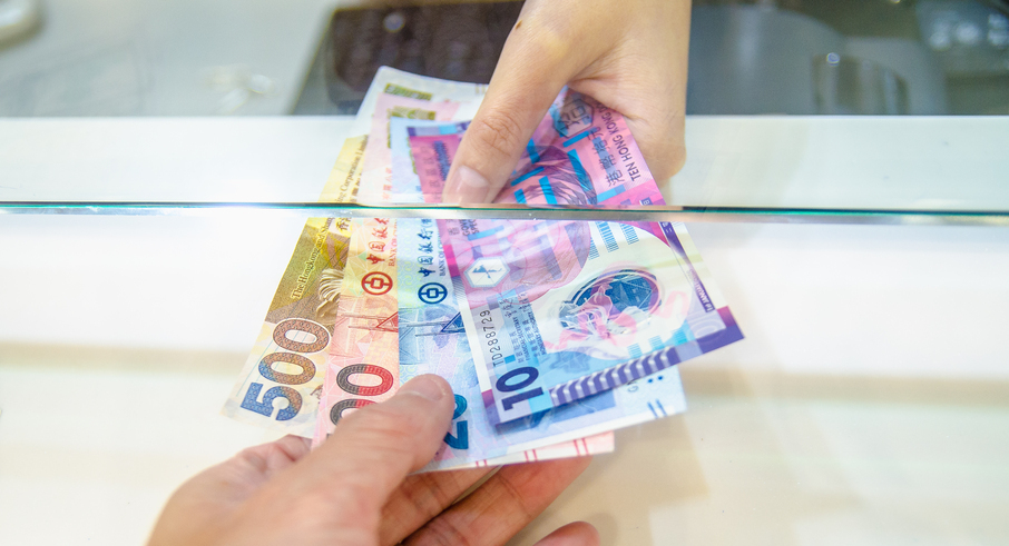 香港ではどのくらい現金が必要？