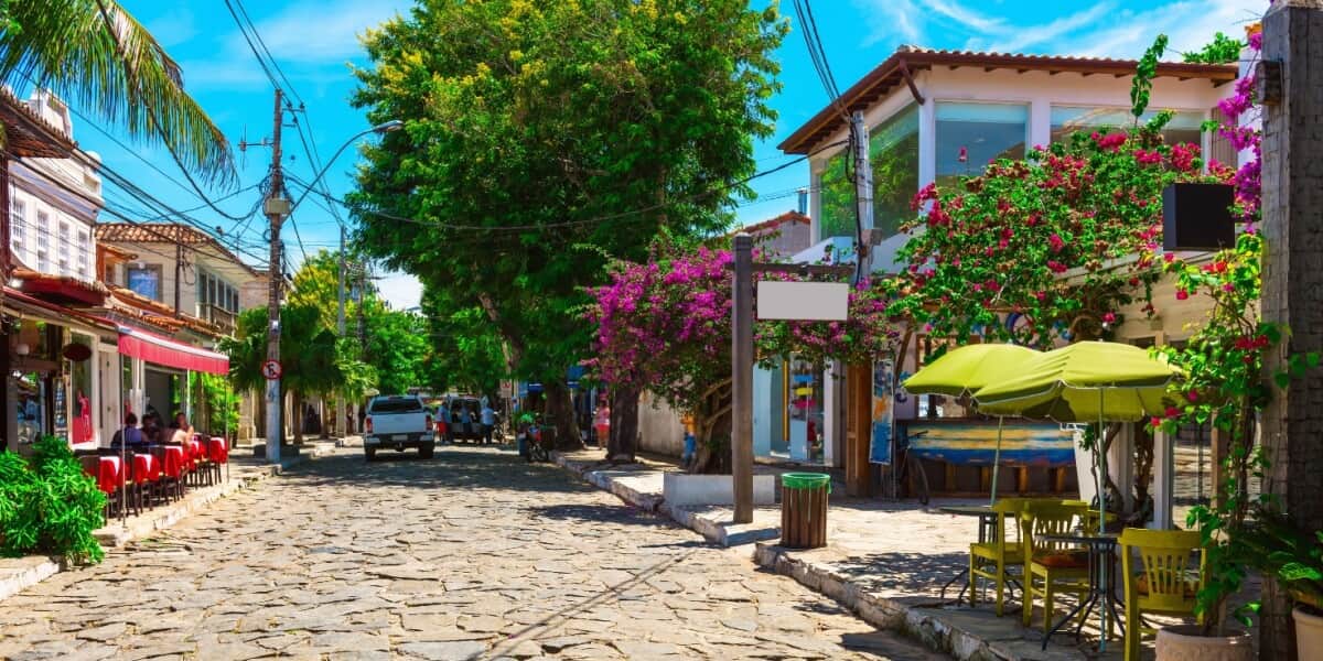 Ein Strassenzug in Buzios, Rio de Janeiro