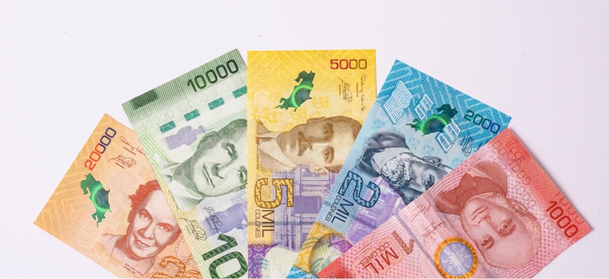 different-costa-rican-banknotes