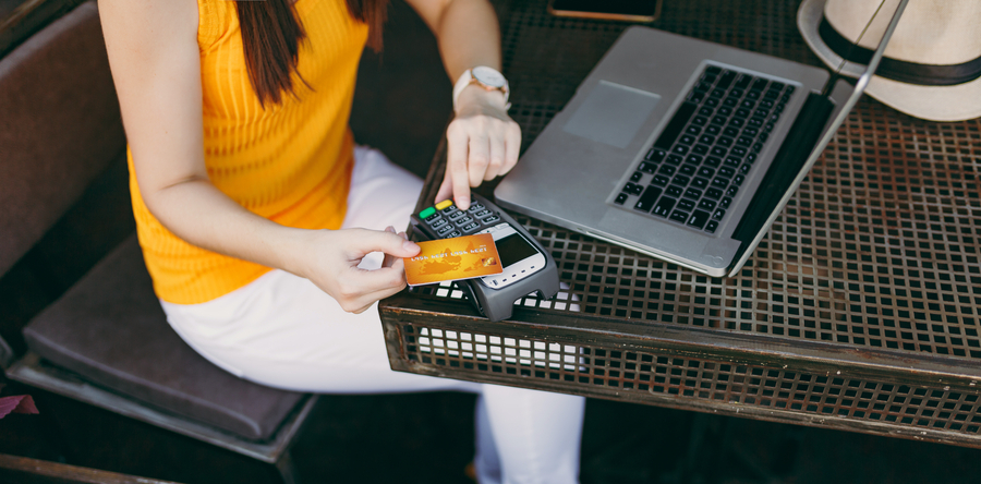 What is the best way to pay in Japan?