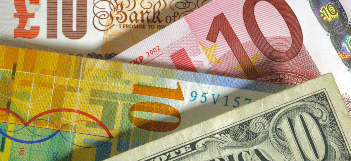 bank-notes-different-currency
