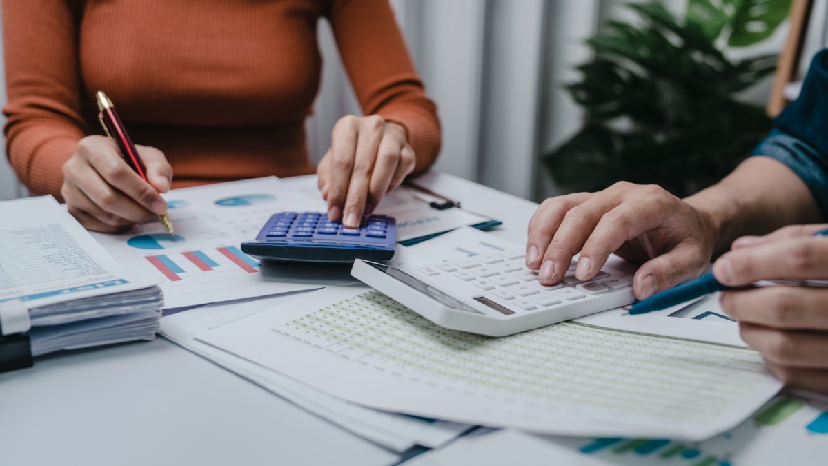 people-working-together