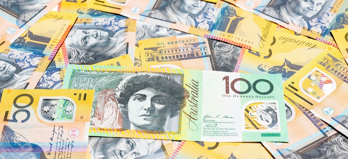 Collection of 100 and 50 AUD notes