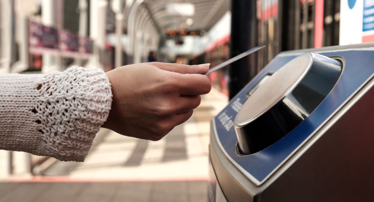 pagar com cartao multibanco reino unido taxas