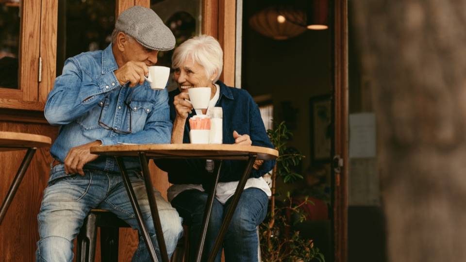 koffie-drinken-gepensioneerden