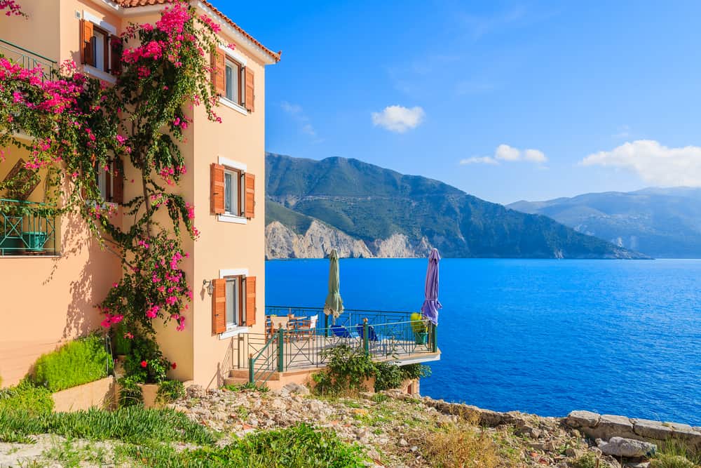 buying-a-property-in-greece-villa
