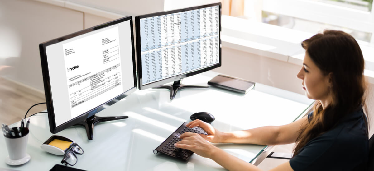 Invoicing software for numbering invoices