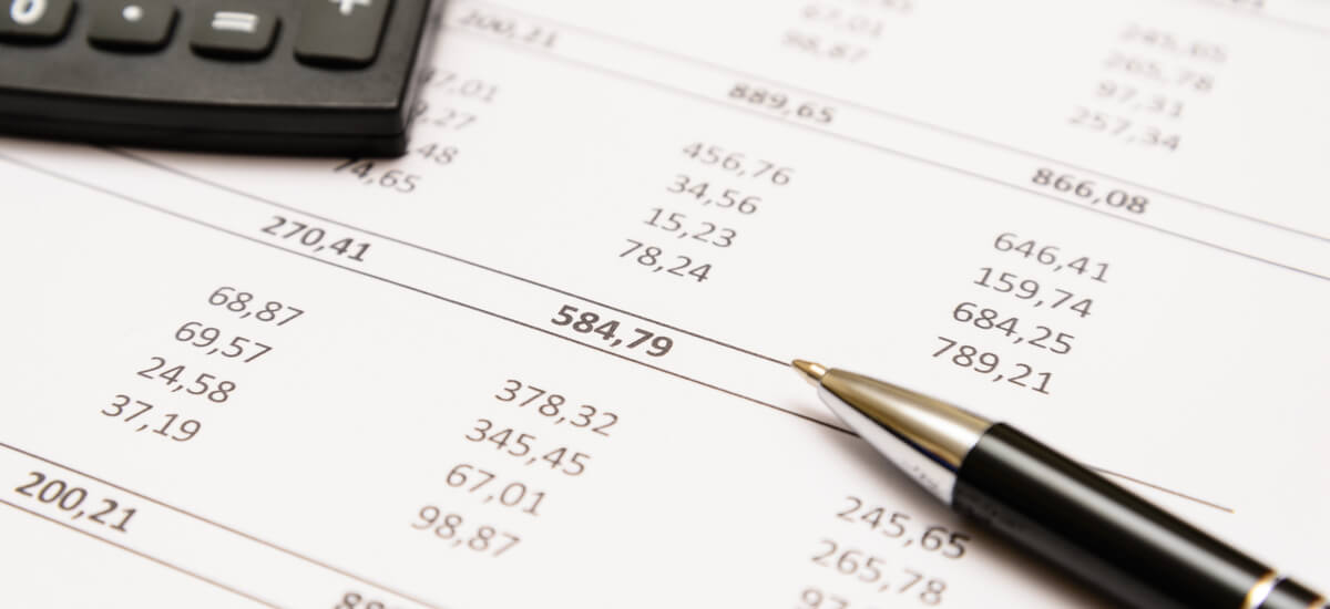 financial-statement-with-calculator-and-pen