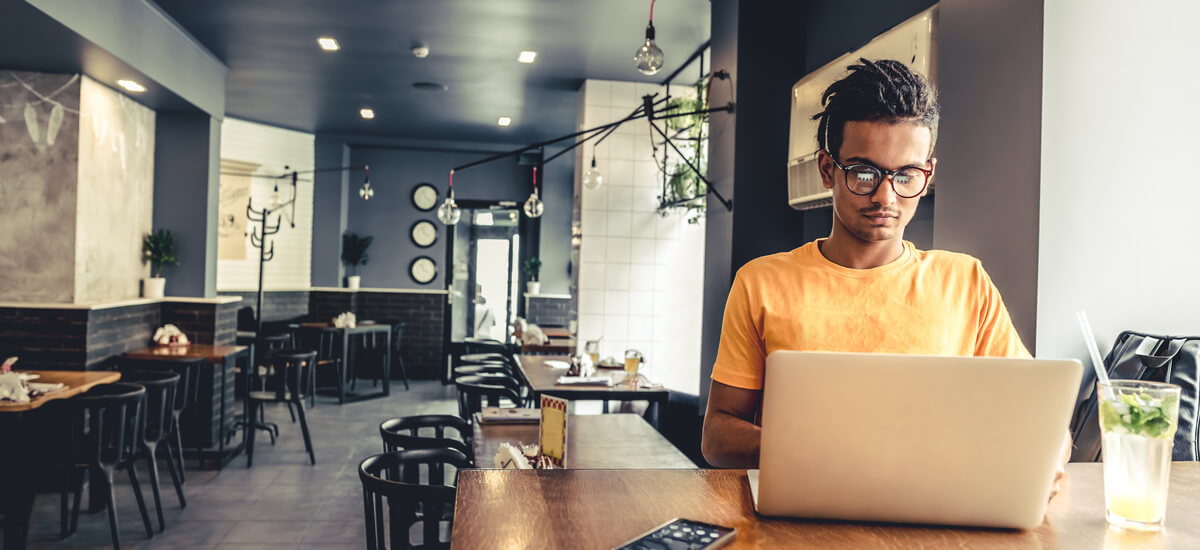 what’s the difference between self employed and freelancer