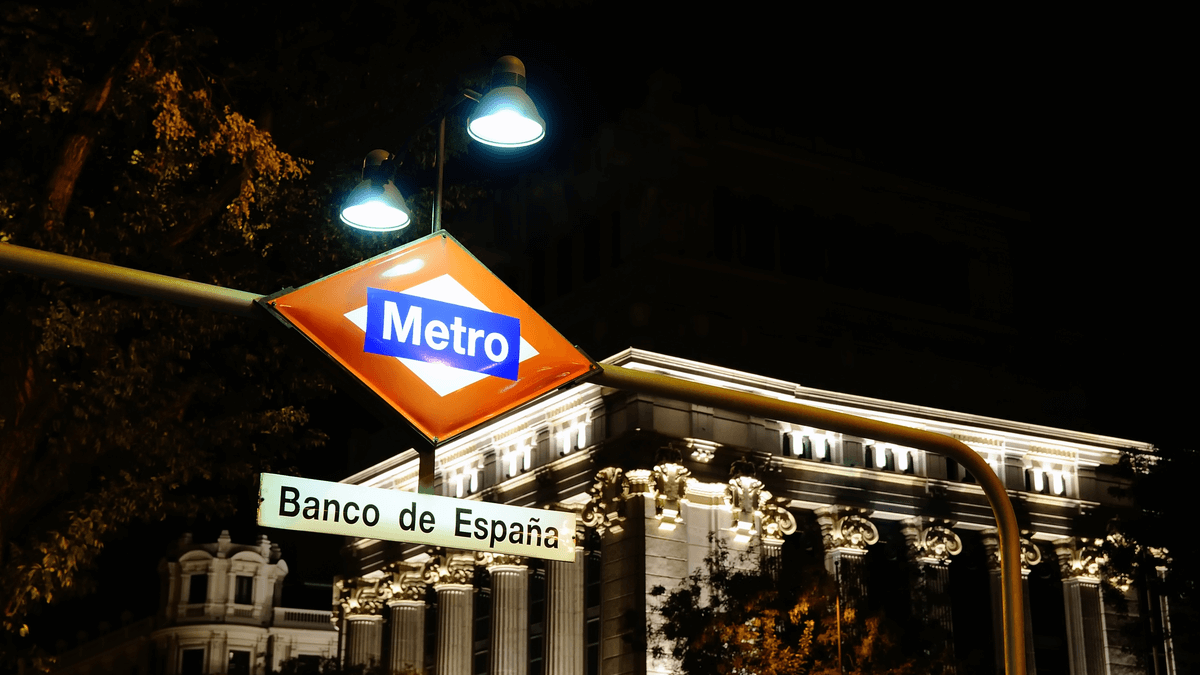 banco de espana metro station