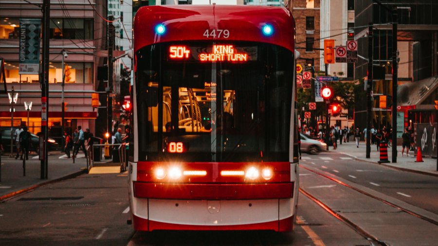 ryugaku-cost-canada-bus-jp