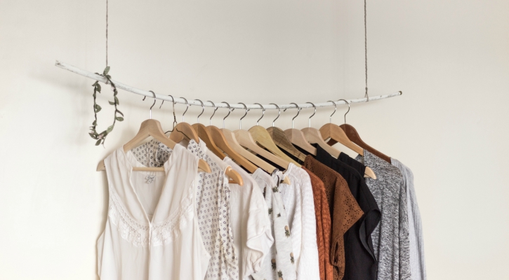 consumer goods/shopping
